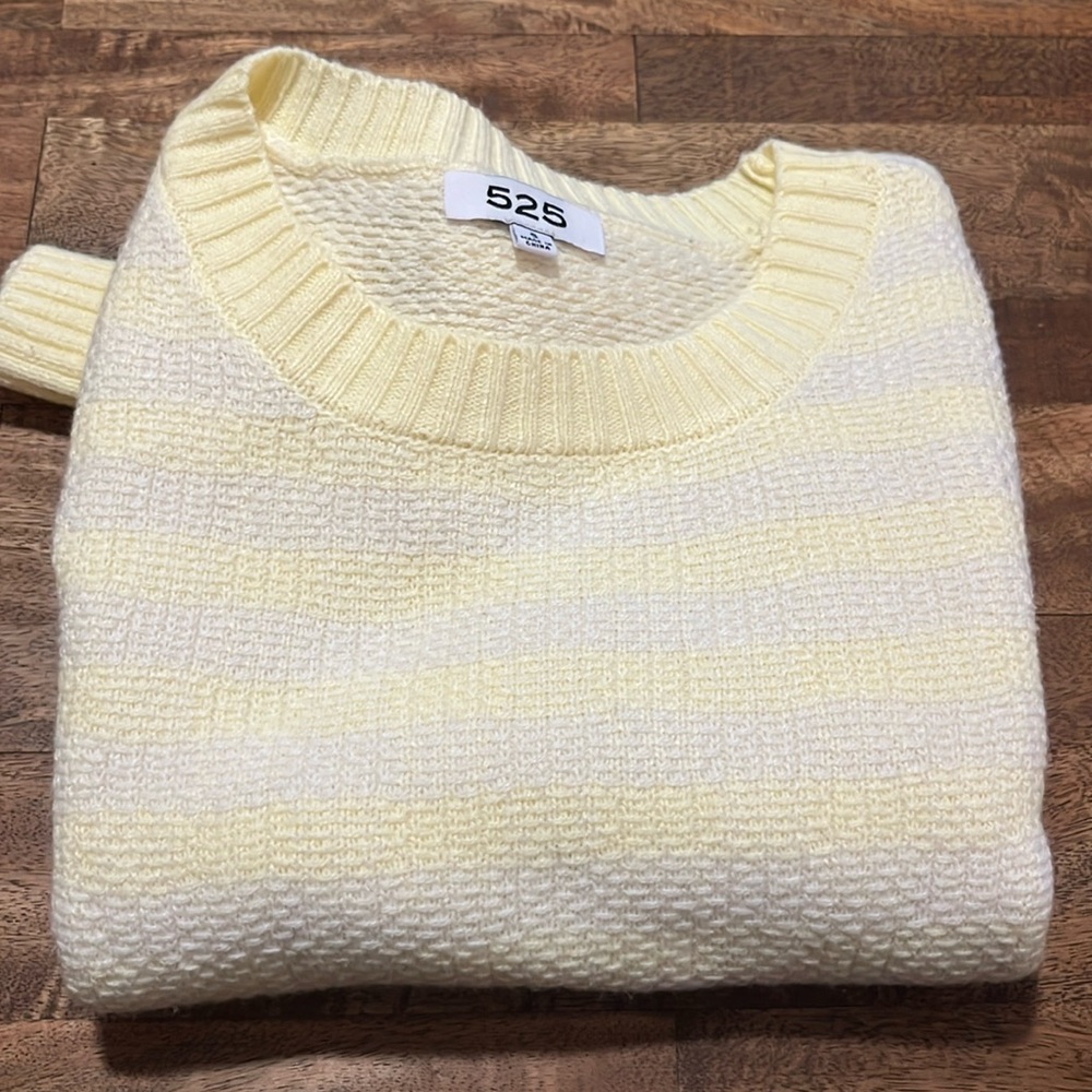 Light yellow 525 sweater